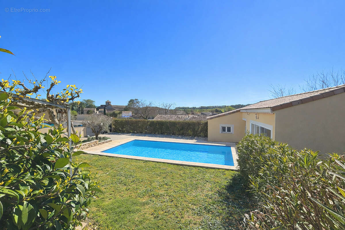 Maison à SAINT-MARCEL-LES-SAUZET