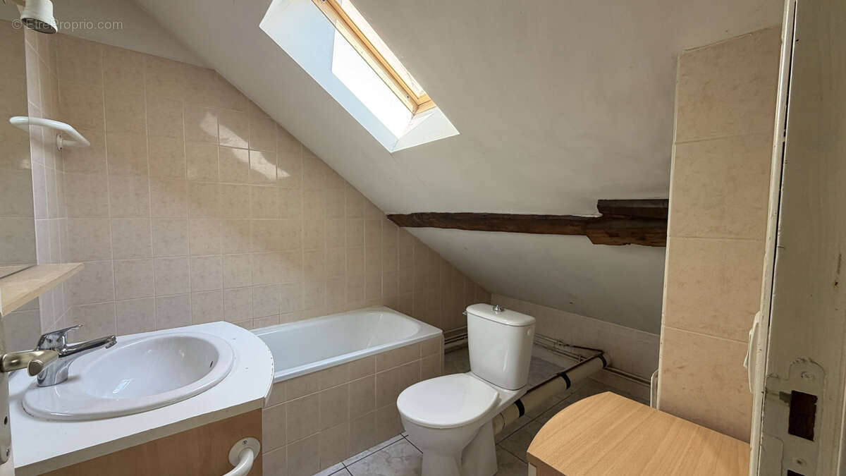 Appartement à NEAUPHLE-LE-CHATEAU