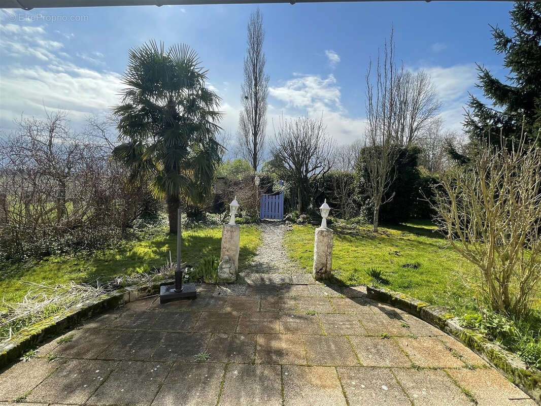 Maison à LE PIN-AU-HARAS