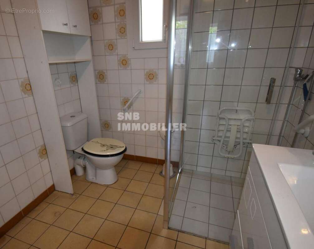 Maison plain pied t3 + studio + deux garages - photo 9