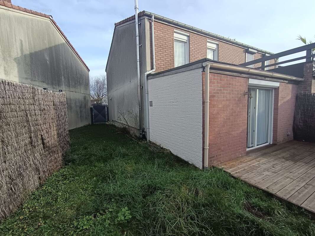 Maison à NEUVILLE-EN-FERRAIN