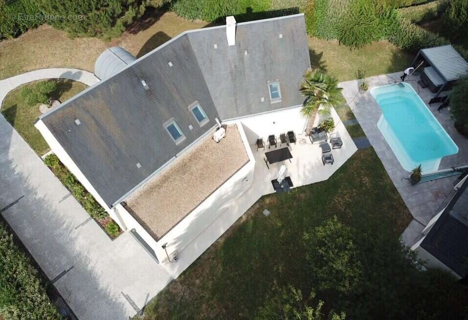 Maison 206 m² à Saint-Cyr-Sur-Loire  - photo 3