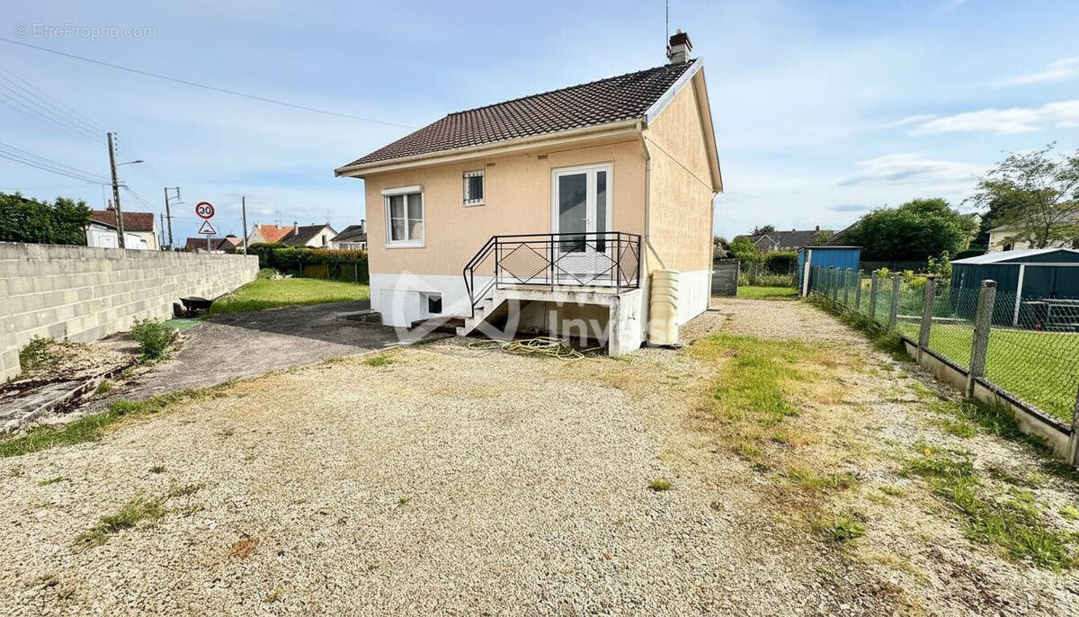 Maison à VILLEMANDEUR