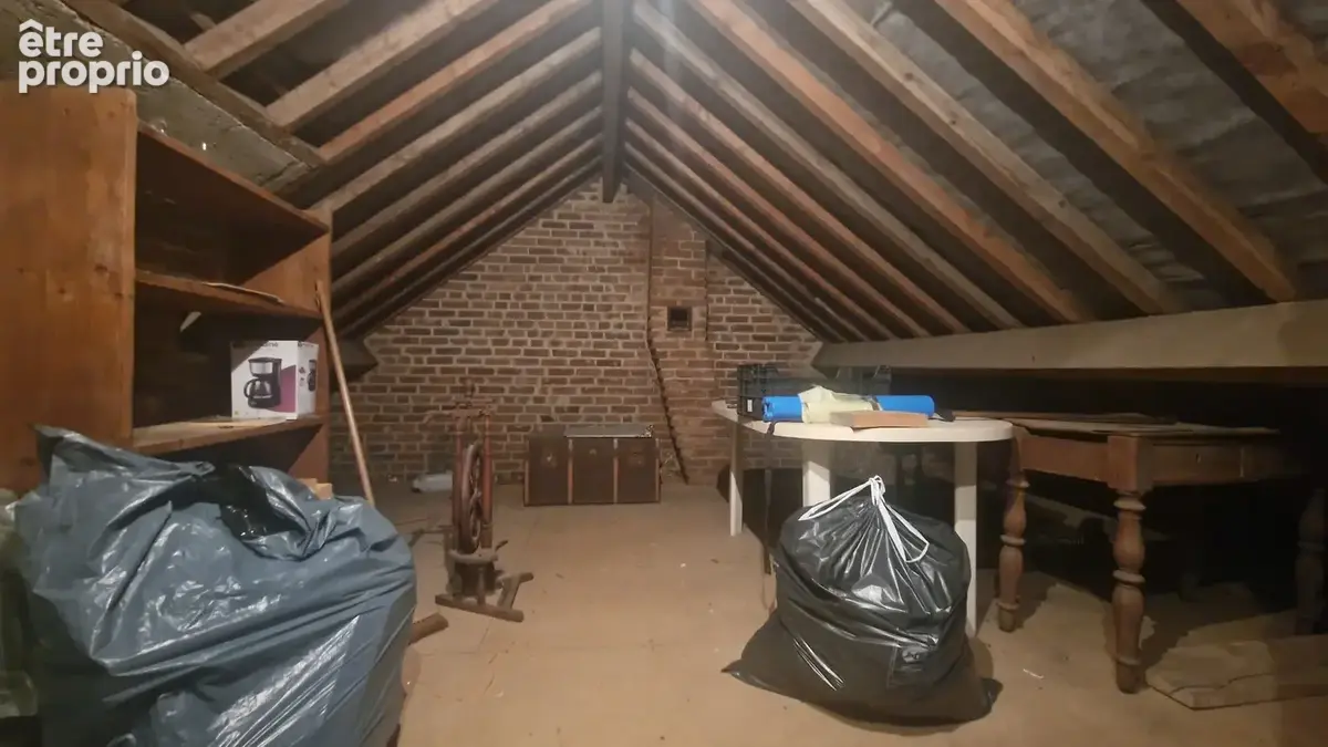 Maison à fort potentiel   100 m2, jardin, 2 garages et 3 chambres - photo 9