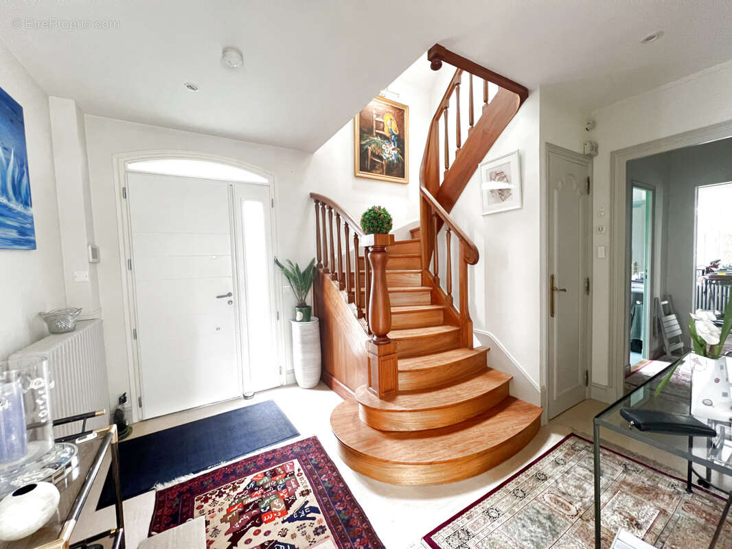 Maison à SAINT-CYR-SUR-LOIRE