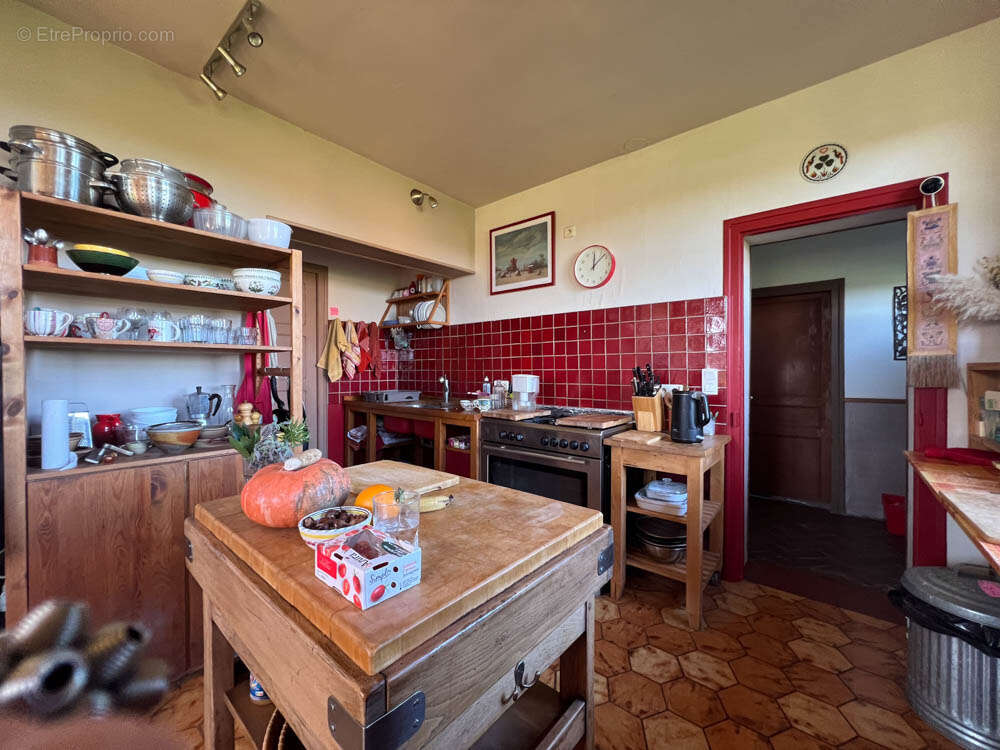 Maison à GUERQUESALLES