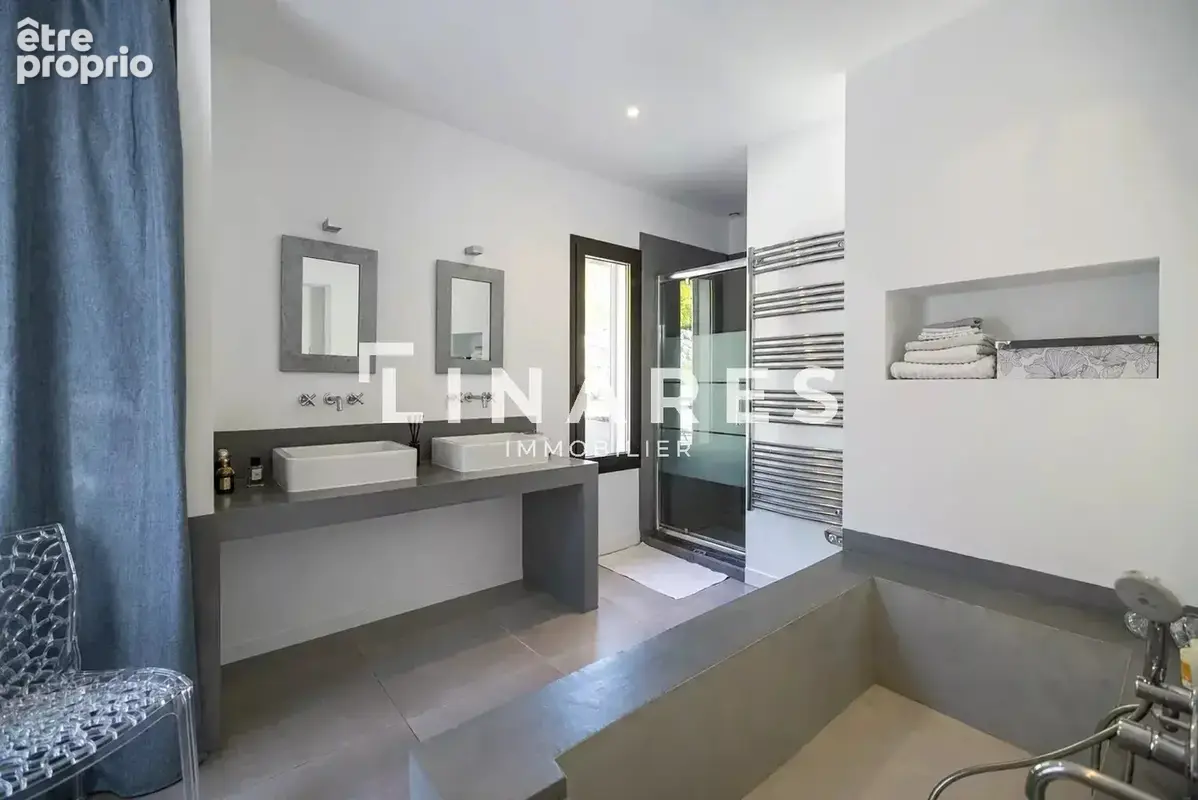 LIGNES D'EXCEPTION - Villa Plain Pied T5 de 172m2 - Piscine sel chauffée -  Terrain 1400m2 - 13011 Marseille - photo 13