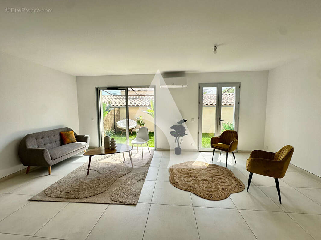 Appartement à VILLELAURE