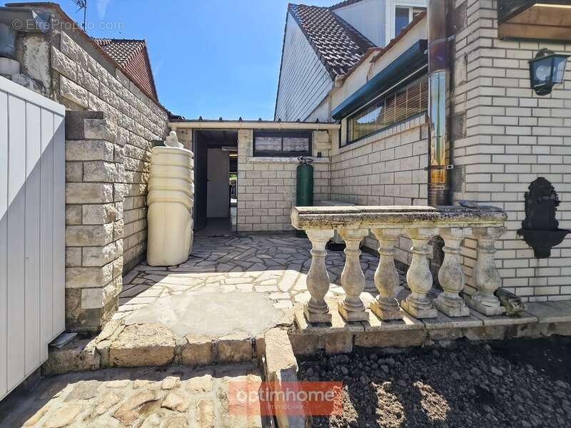 Maison 98 m² 3 chambres veranda cave complete grand garage - photo 22