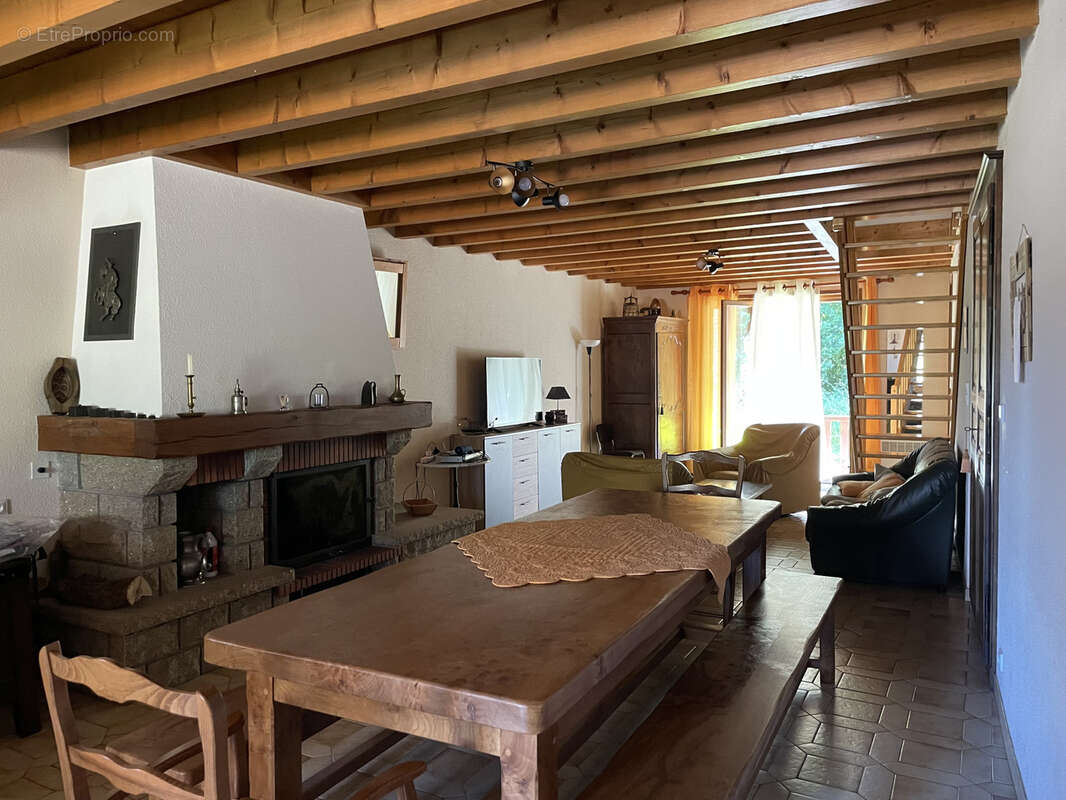 Maison à LES SALLES