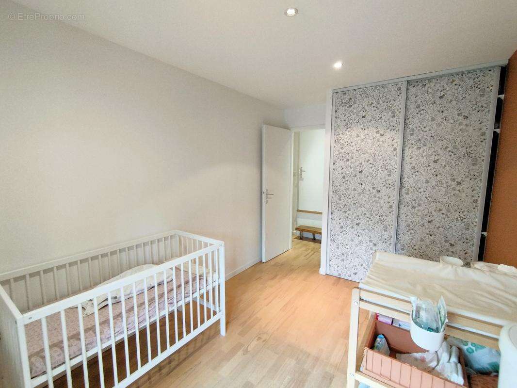 Appartement à NEUVILLE-SUR-SAONE