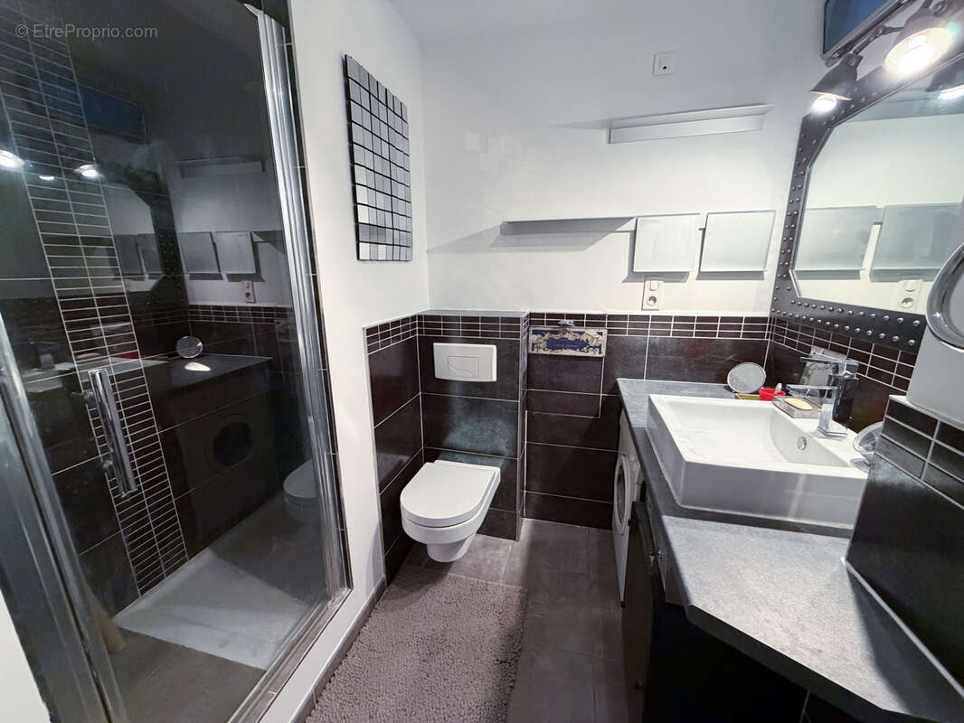 Appartement à COURBEVOIE