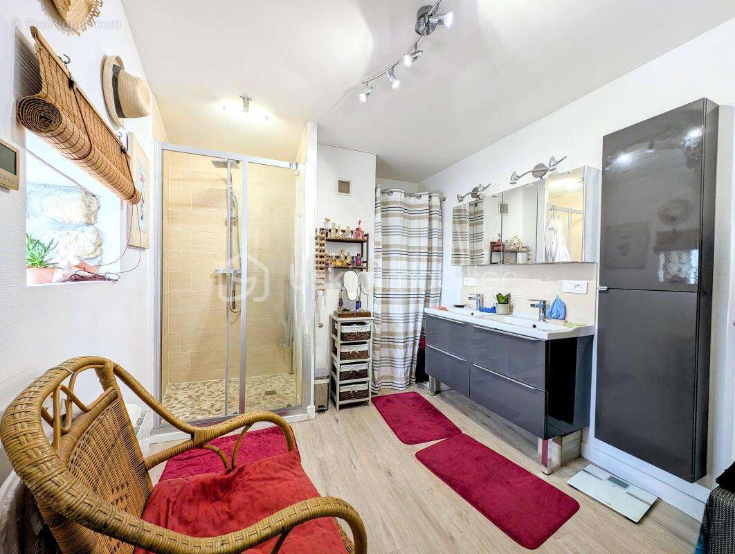 Maison en pierre de ville avec cour ! - photo 18
