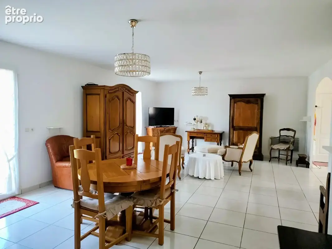 RÉGUSSE : Villa de plain-pied  de 90 m2 avec garage, proche  du Lac de Ste Croix et des Gorges du Verdon - photo 6