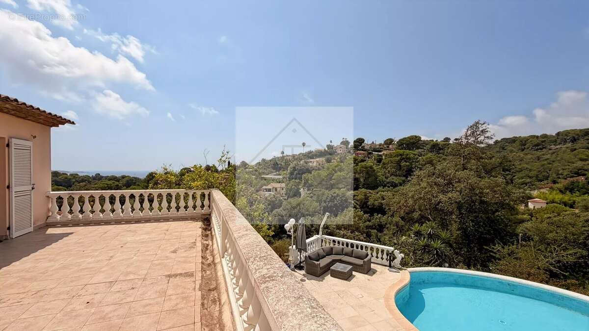 À vendre – villa de charme vue mer à antibes, calme absolu - photo 26