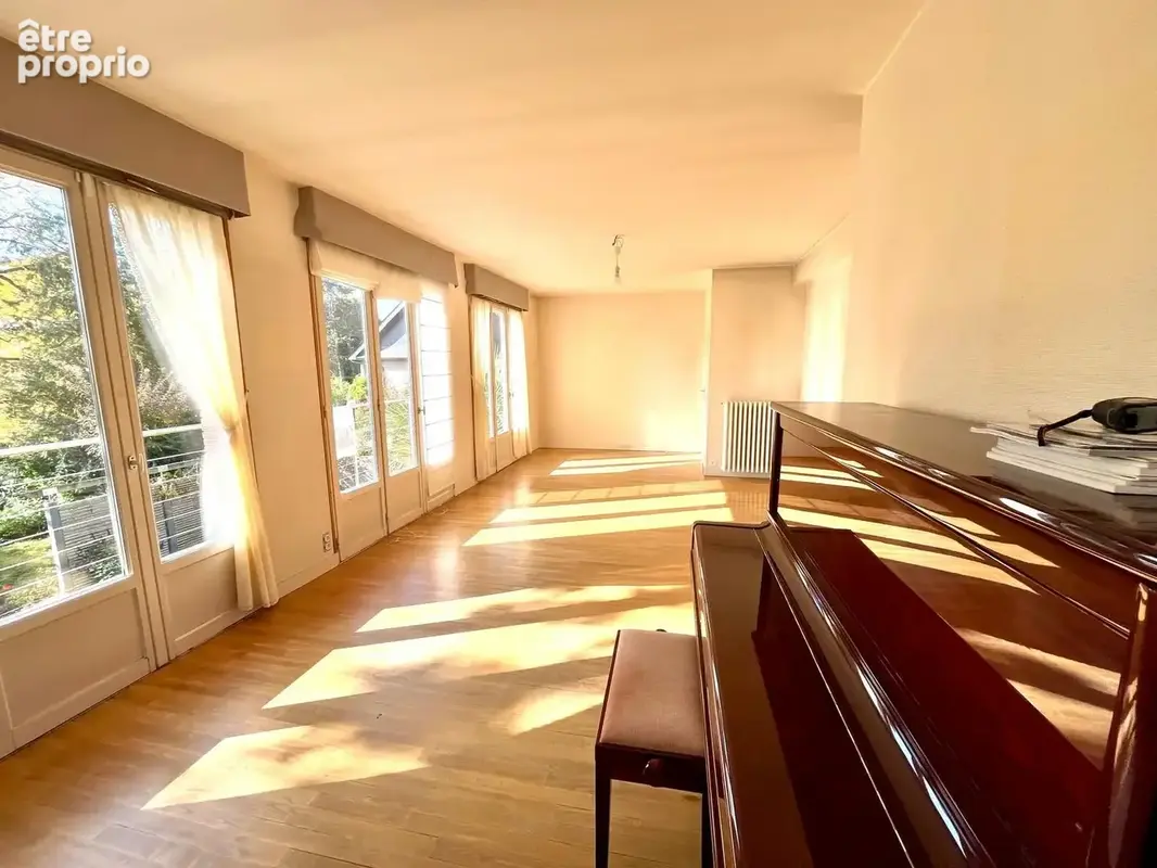 Maison 10 pièces 230 m² à vendre à Le Rheu (35650) - photo 8