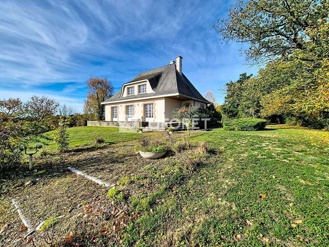 Maison à NOYAL-CHATILLON-SUR-SEICHE