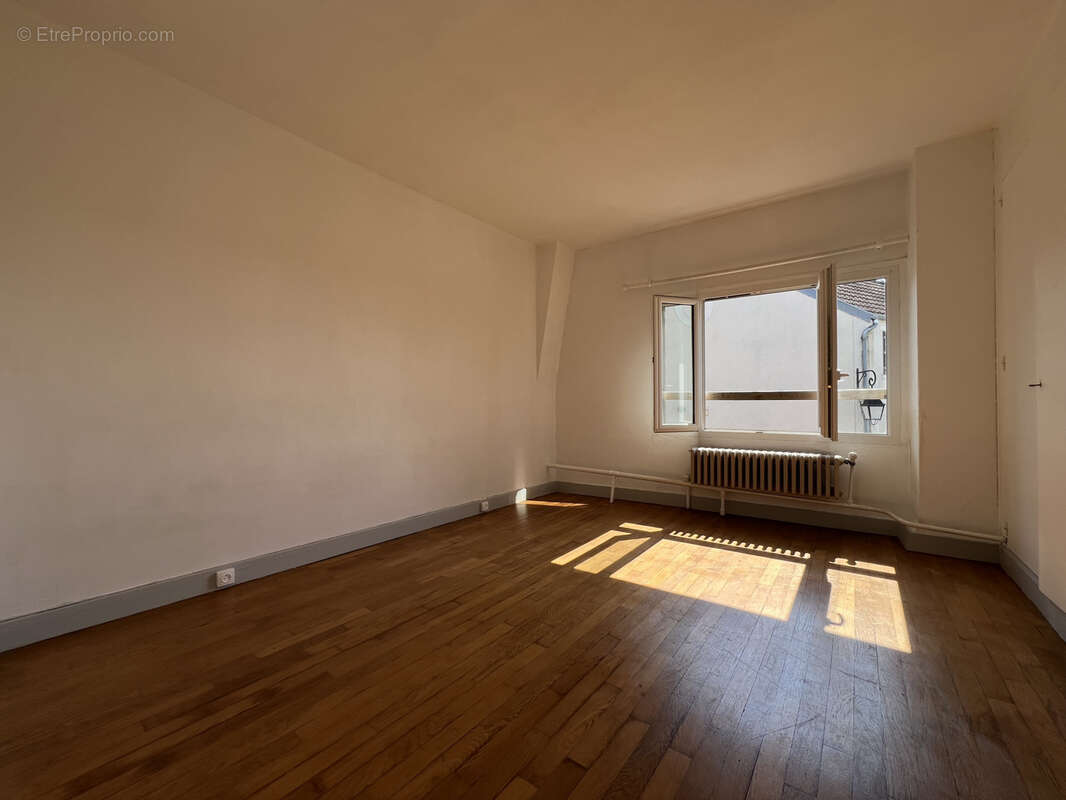 Maison à VILLIERS-SAINT-FREDERIC