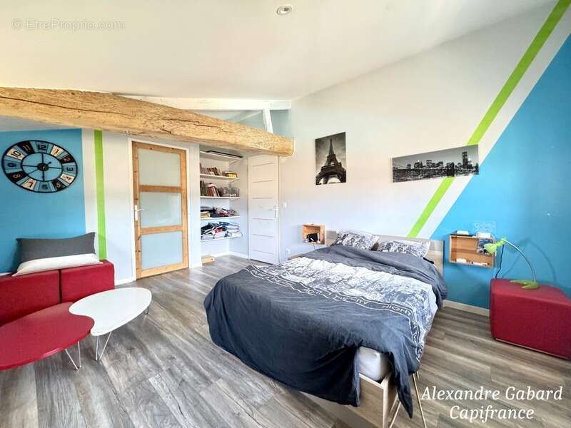 SUD REOLAIS - Maison en pierre rénovée - 7 chambres - Terrain 5 000 m² - Piscine - Dépendances - photo 14