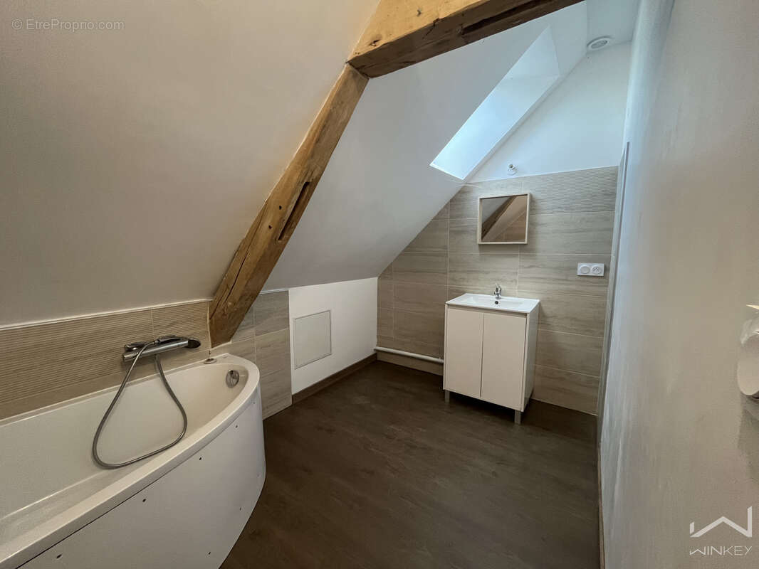 MAISON 133M2-4 chambres dont deux de plain-pied- Grande dépendance- Plus de 1000 m2 constructibles-DPE C - photo 9