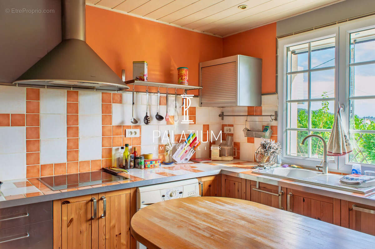 Maison à FORCALQUIER