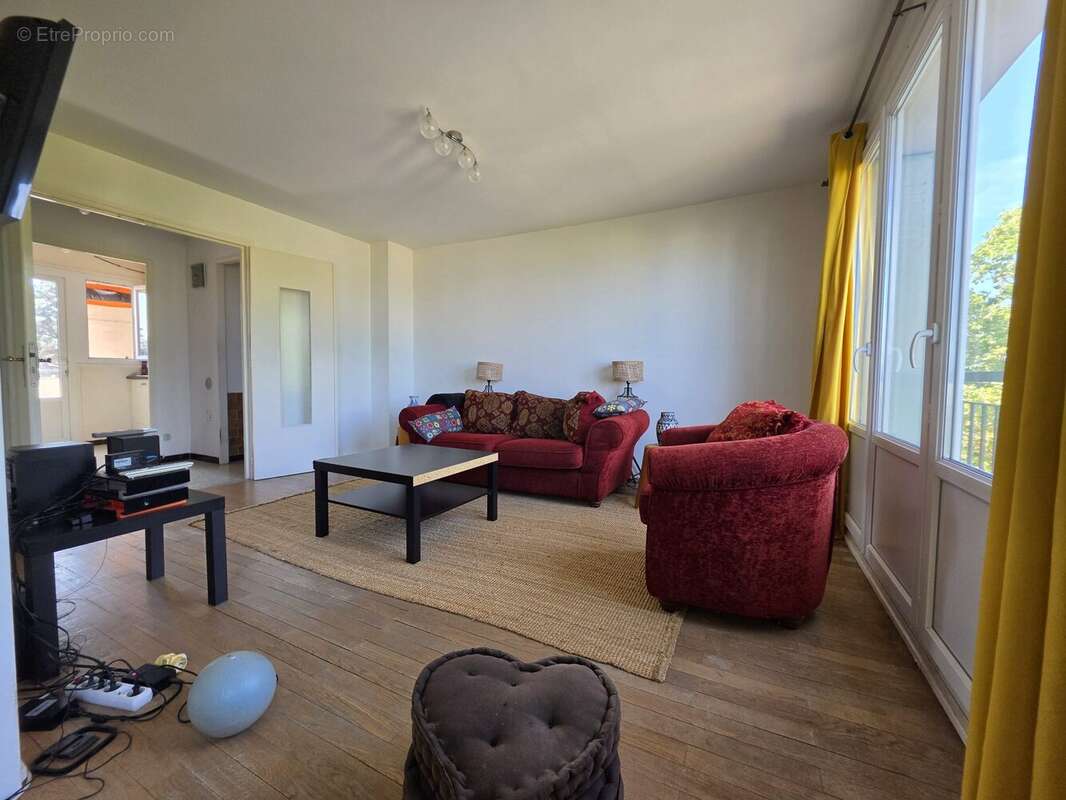 Appartement 67 m² à Decines-Charpieu  - photo 3