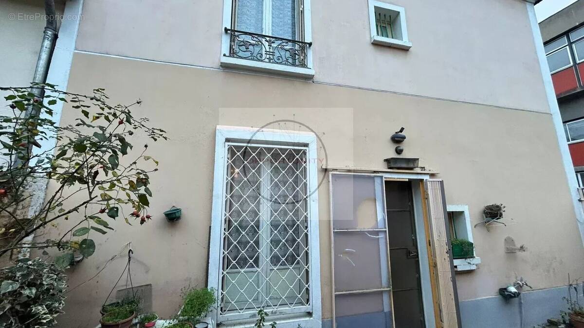 Maison à MONTREUIL
