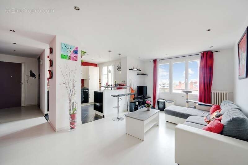 Appartement à LES PAVILLONS-SOUS-BOIS