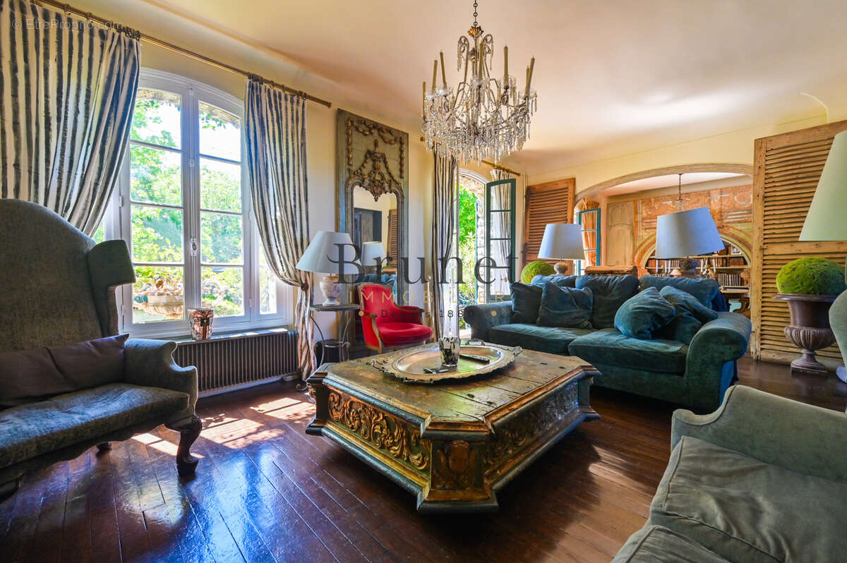 Maison à SAINT-MAUR-DES-FOSSES
