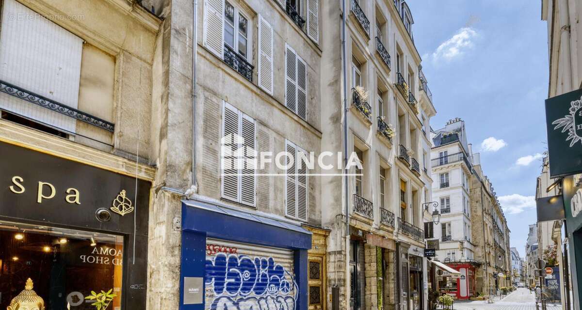Appartement à PARIS-3E