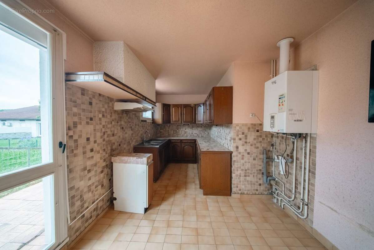 Maison 88 m² à Blanzat  - photo 7
