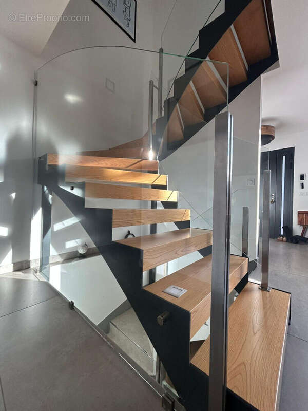 Maison à VULAINES-SUR-SEINE