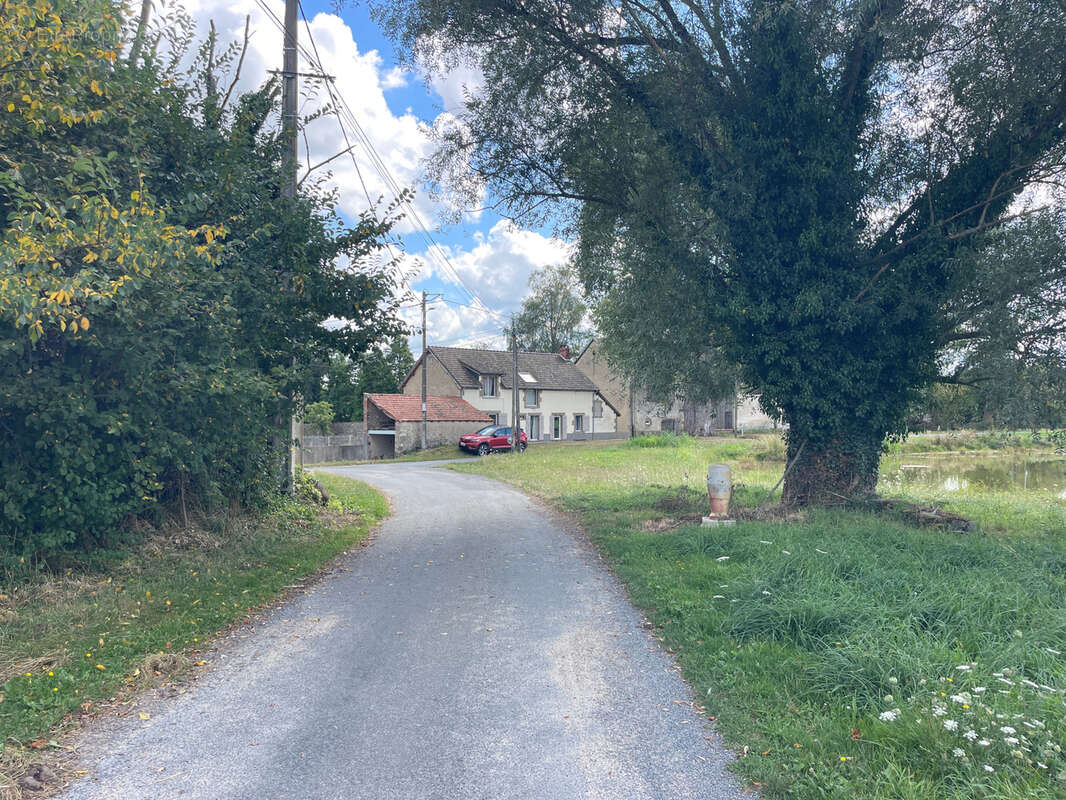 Maison à SAINT-MARCEL-EN-MARCILLAT