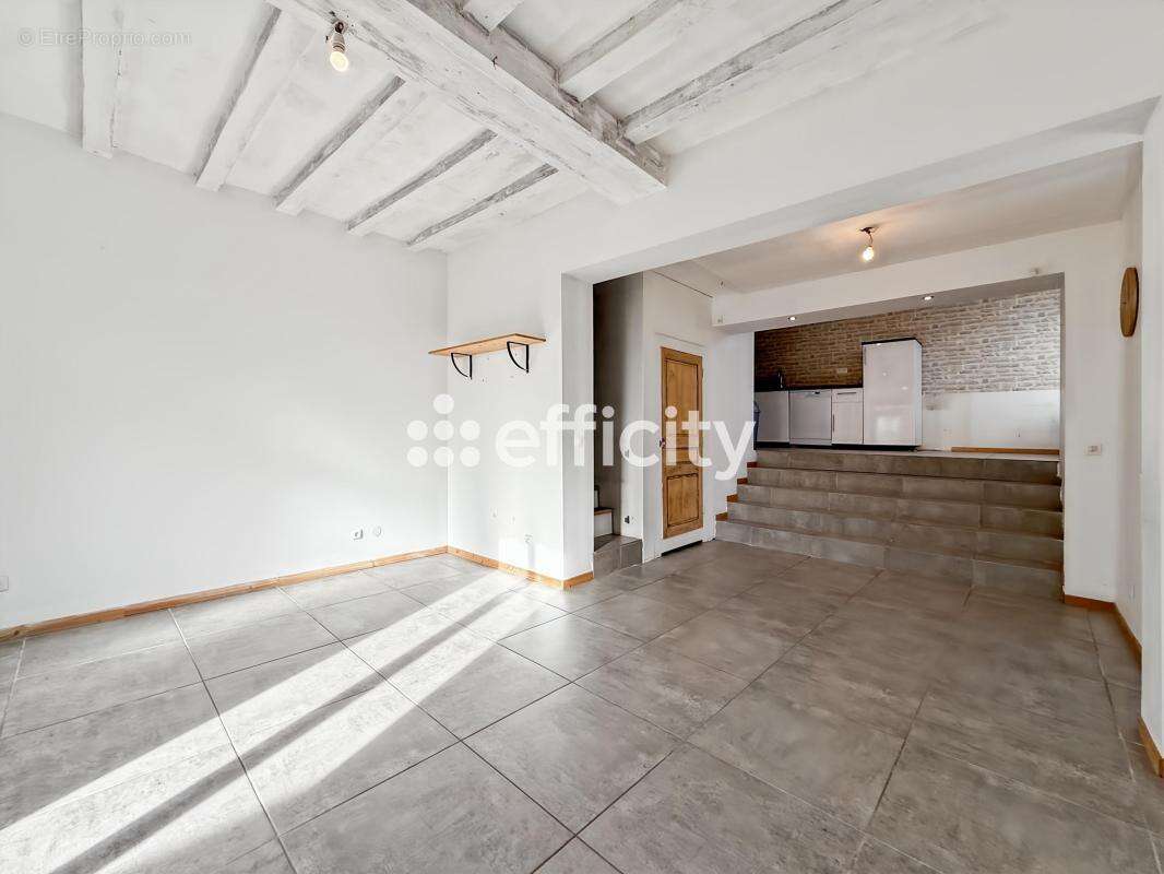 Maison à SAINTE-MAURE-DE-TOURAINE