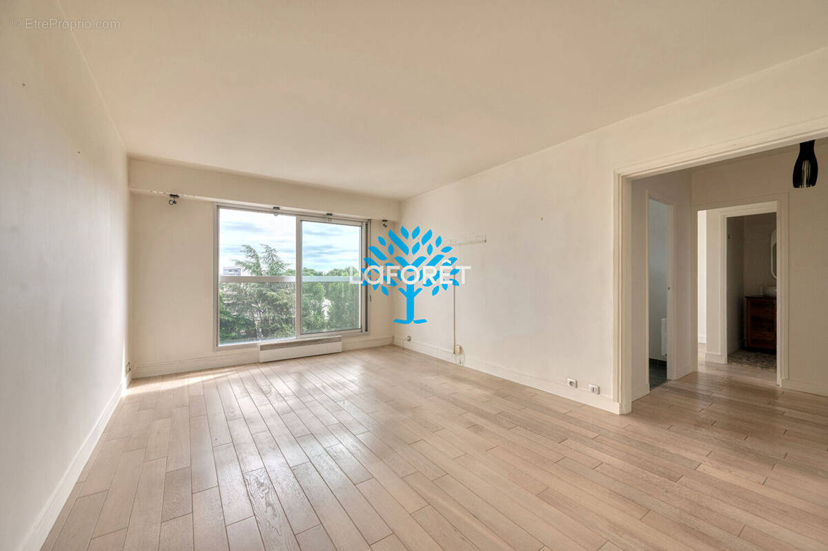 Appartement à NEUILLY-SUR-SEINE