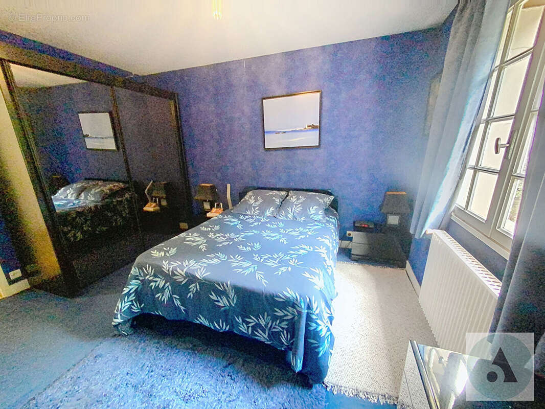 Maison à COLLEVILLE-MONTGOMERY