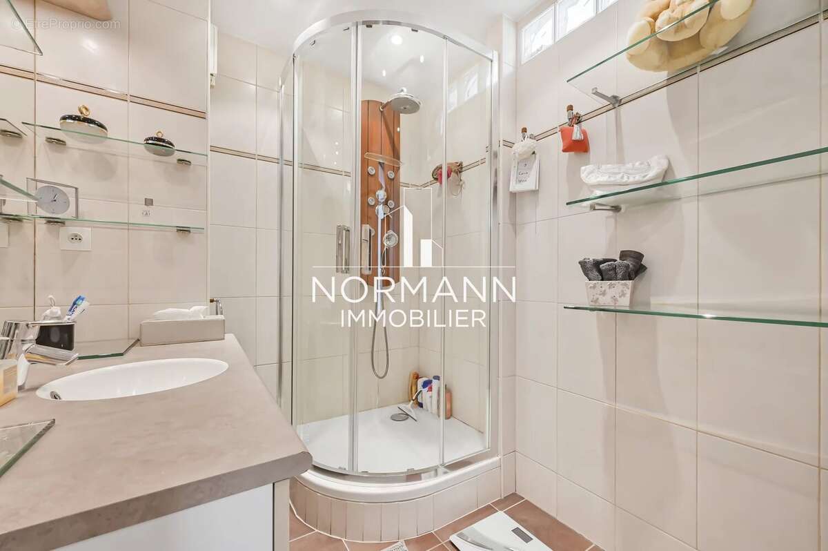 Appartement à ASNIERES-SUR-SEINE