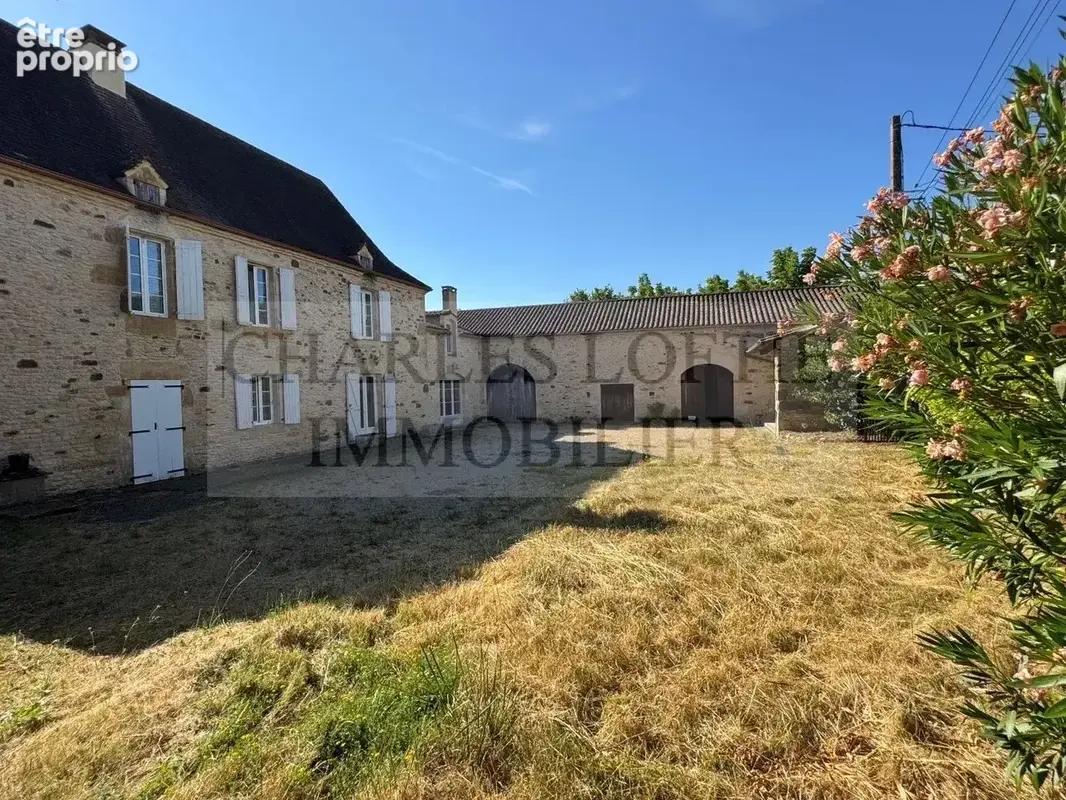 Belle propriété de caractère en pierre avec dépendances et gîte indépendant, 2.8 ha de terrain - photo 14