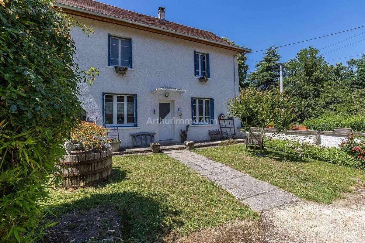 Maison à DOLOMIEU