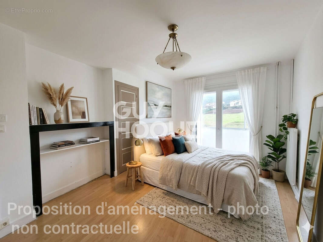 Appartement à SAIL-SOUS-COUZAN