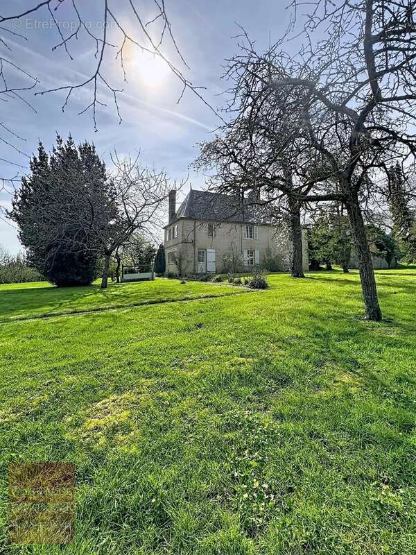 Maison à SAINT-PIERRE-SUR-DIVES