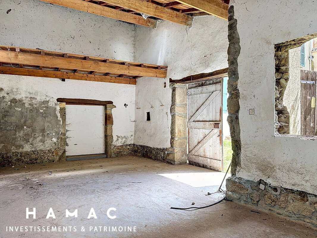 Appartement à GREZIEU-LA-VARENNE