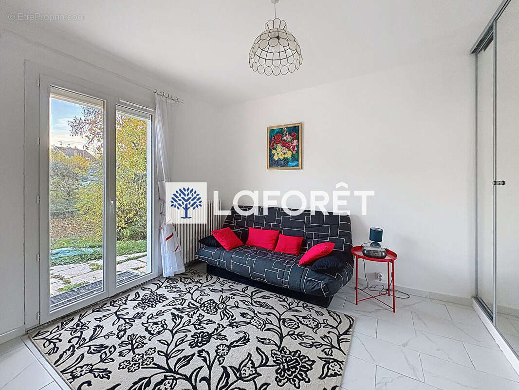 Maison à VIEUX-CHARMONT