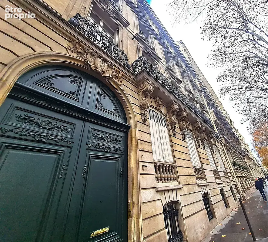 Appartement à PARIS-17E