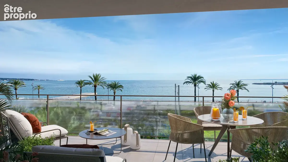 Golfe-Juan  Grand 4P - Vue Mer -  terrasse 75m2  -  Résidence en front de mer - photo 1