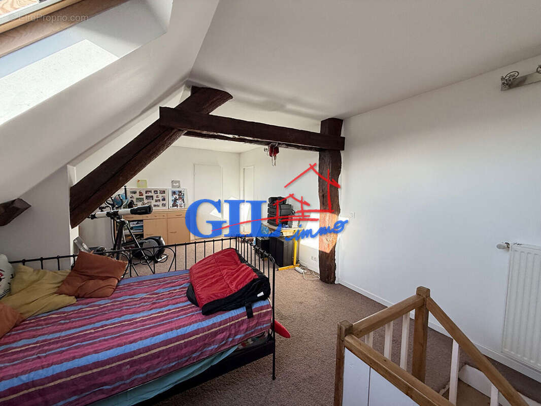 Maison à SAVIGNY-LE-TEMPLE