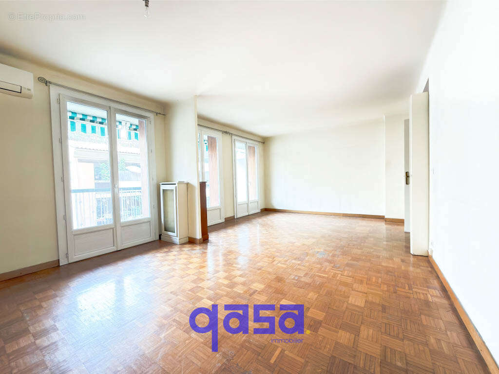 Appartement à MARSEILLE-7E