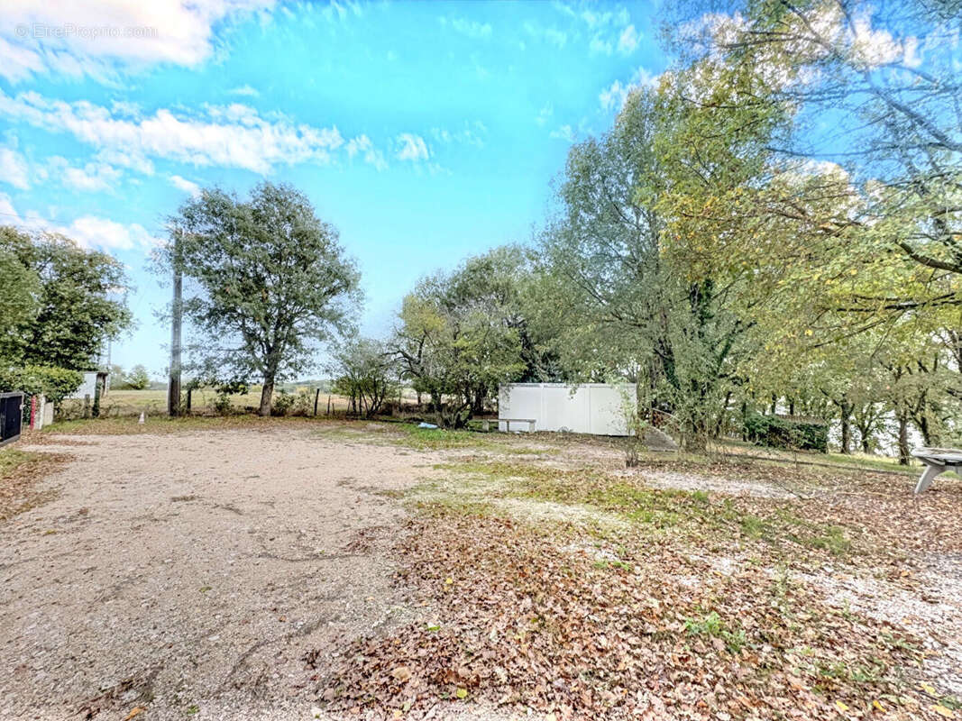 Terrain à POUCHARRAMET