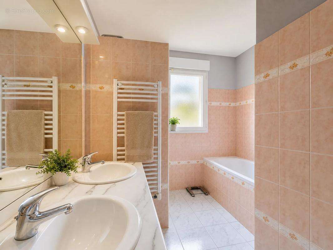 Maison de 7 pièces de 129 m² à Vion - photo 11