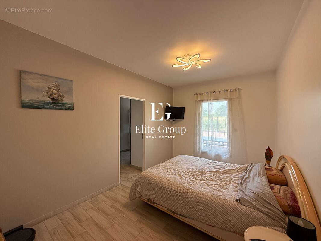 A VENDRE très joli pavillon avec piscine à Jarnac 126 m2 - photo 7